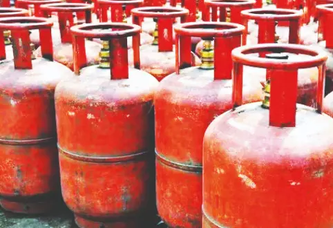 Crisis: 3 women duped on the pretext of LPG cylinder booking Crisis: 3 women duped on the pretext of LPG cylinder booking