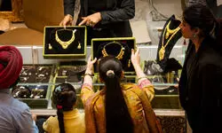 Silver plunges Rs 6,000, gold drops Rs 1,000 on profit booking