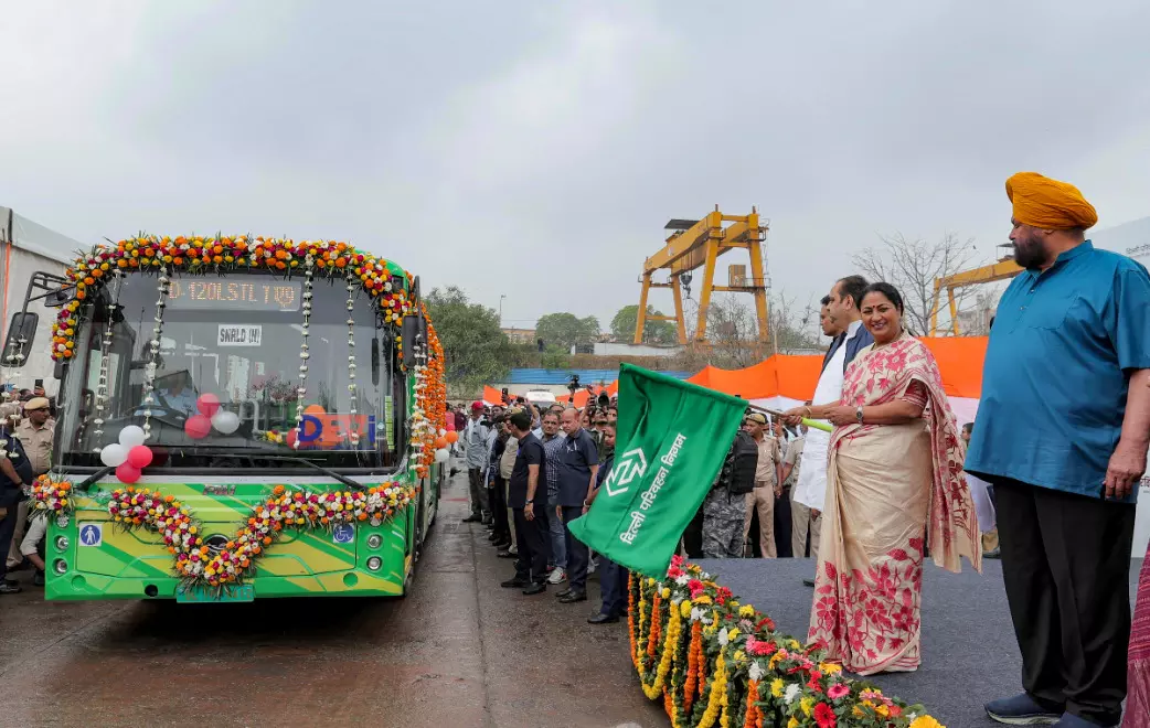 CM Rekha Gupta flags off 300 new EV buses to boost public transport CM Rekha Gupta flags off 300 new EV buses to boost public transport