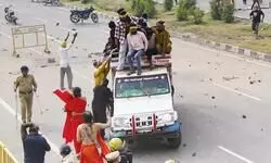 Crash death leads to Mathura unrest; Highway blocked, stone pelting follows Crash death leads to Mathura unrest; Highway blocked, stone pelting follows