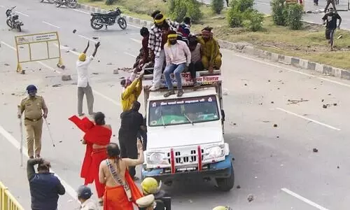 Crash death leads to Mathura unrest; Highway blocked, stone pelting follows Crash death leads to Mathura unrest; Highway blocked, stone pelting follows