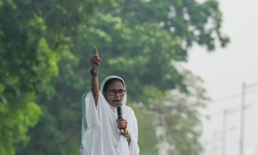 SP chief Akhilesh Yadav backs Mamata Banerjee for historic mandate in Bengal polls SP chief Akhilesh Yadav backs Mamata Banerjee for historic mandate in Bengal polls