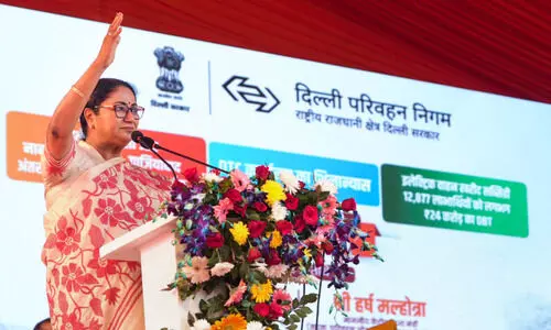 Delhi govt to fuse hospitals into AIIMS-style giant Delhi govt to fuse hospitals into AIIMS-style giant