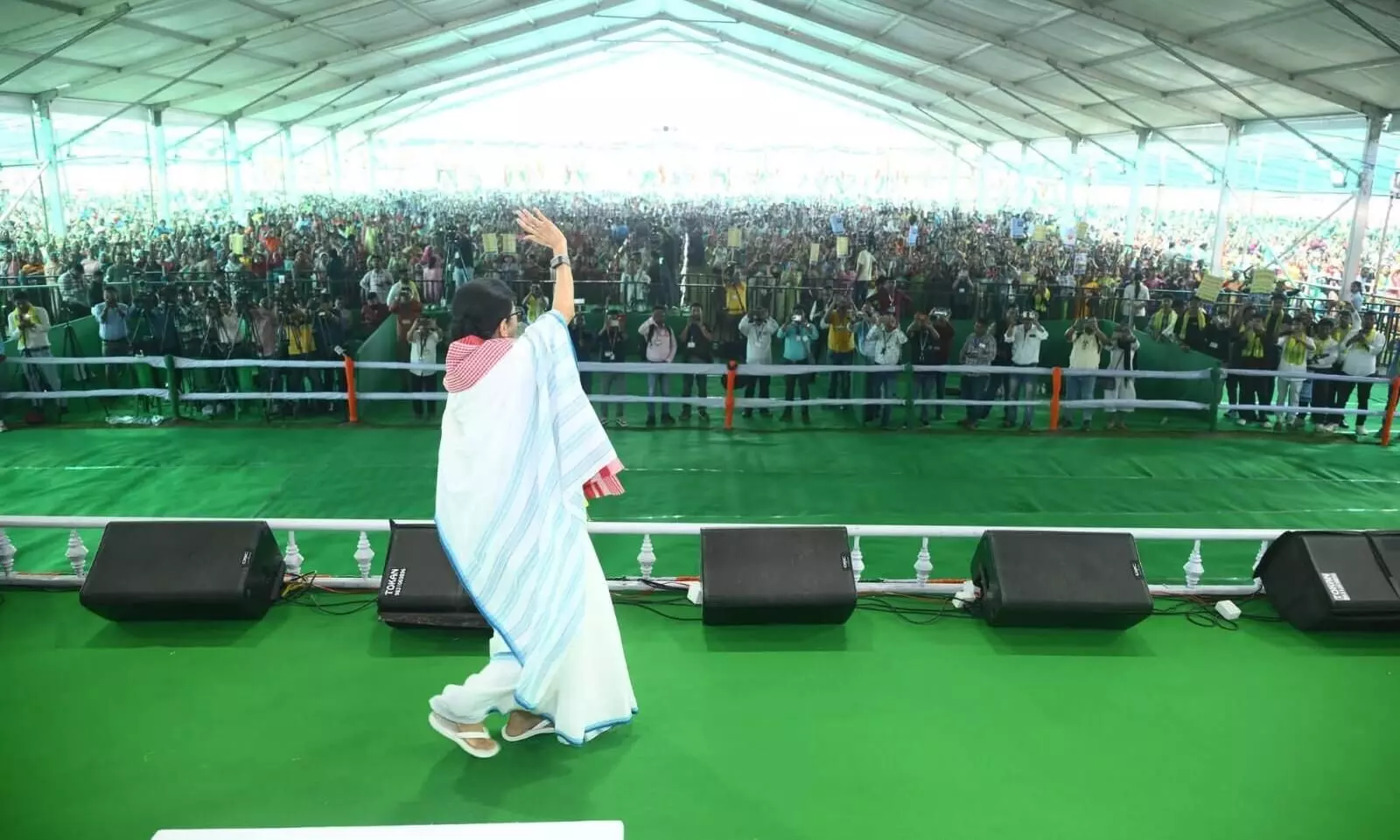 You’ve come to conquer Bengal, we’ll conquer Delhi, says Mamata You’ve come to conquer Bengal, we’ll conquer Delhi, says Mamata