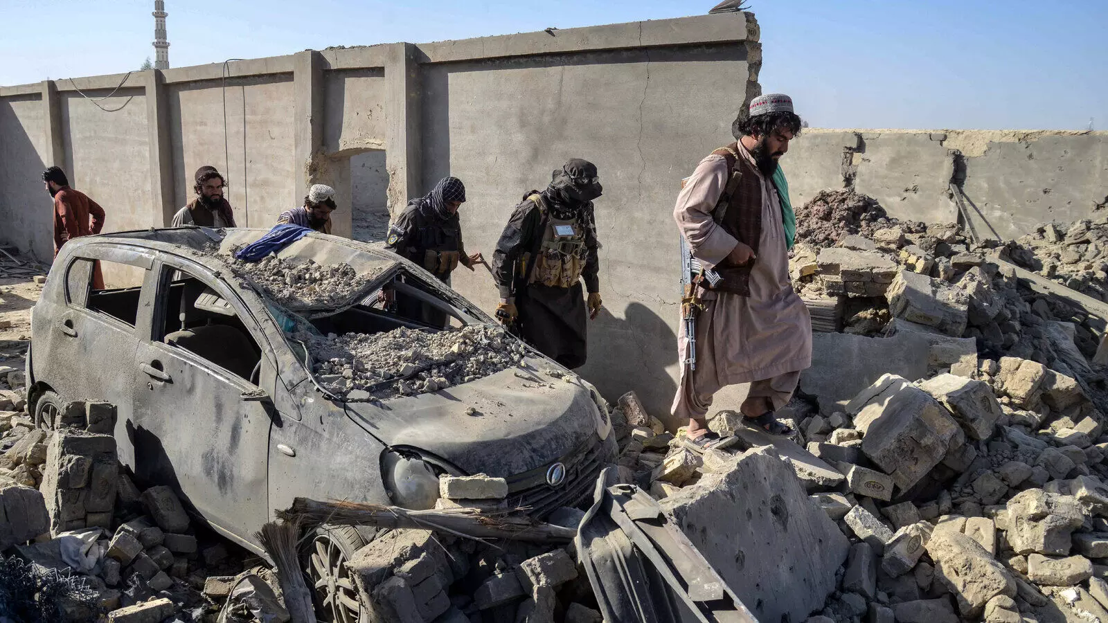 Fighting resumes between Pakistan, Afghanistan after temporary ceasefire ends, killing two Fighting resumes between Pakistan, Afghanistan after temporary ceasefire ends, killing two