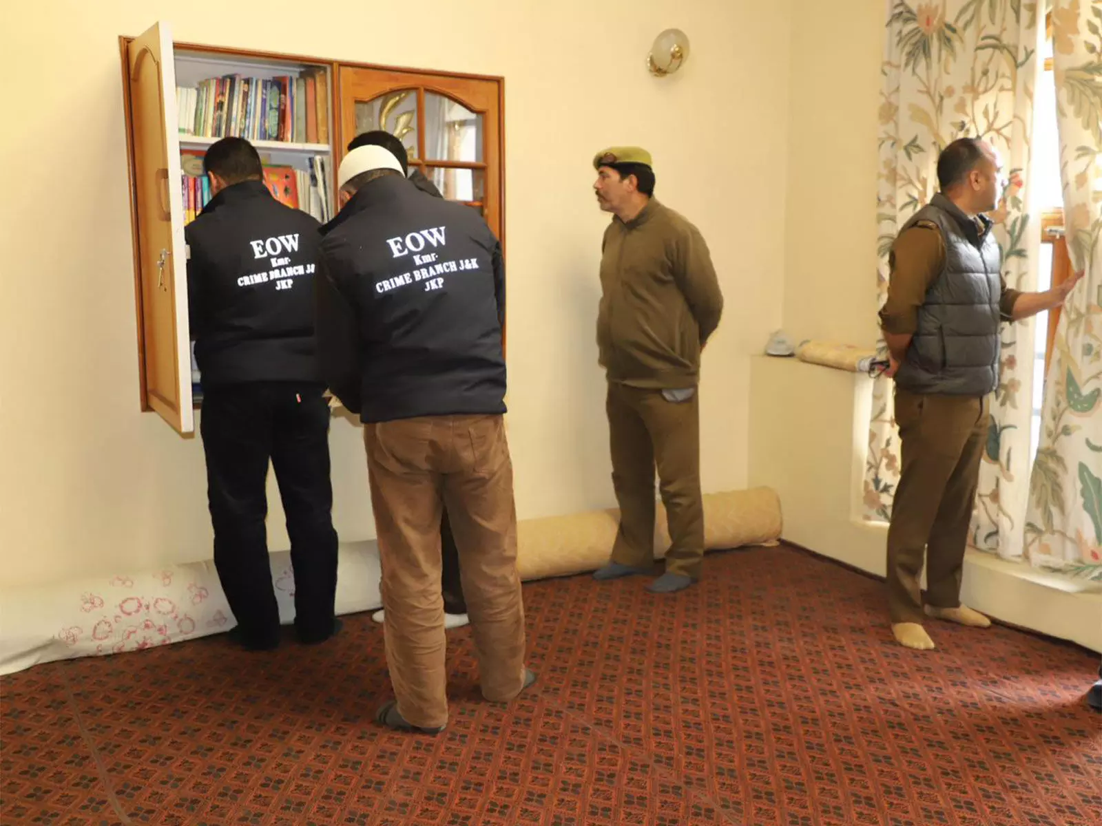 EOW Kashmir conducts house searches in COVID-era procurement fraud case, huge amounts siphoned off EOW Kashmir conducts house searches in COVID-era procurement fraud case, huge amounts siphoned off