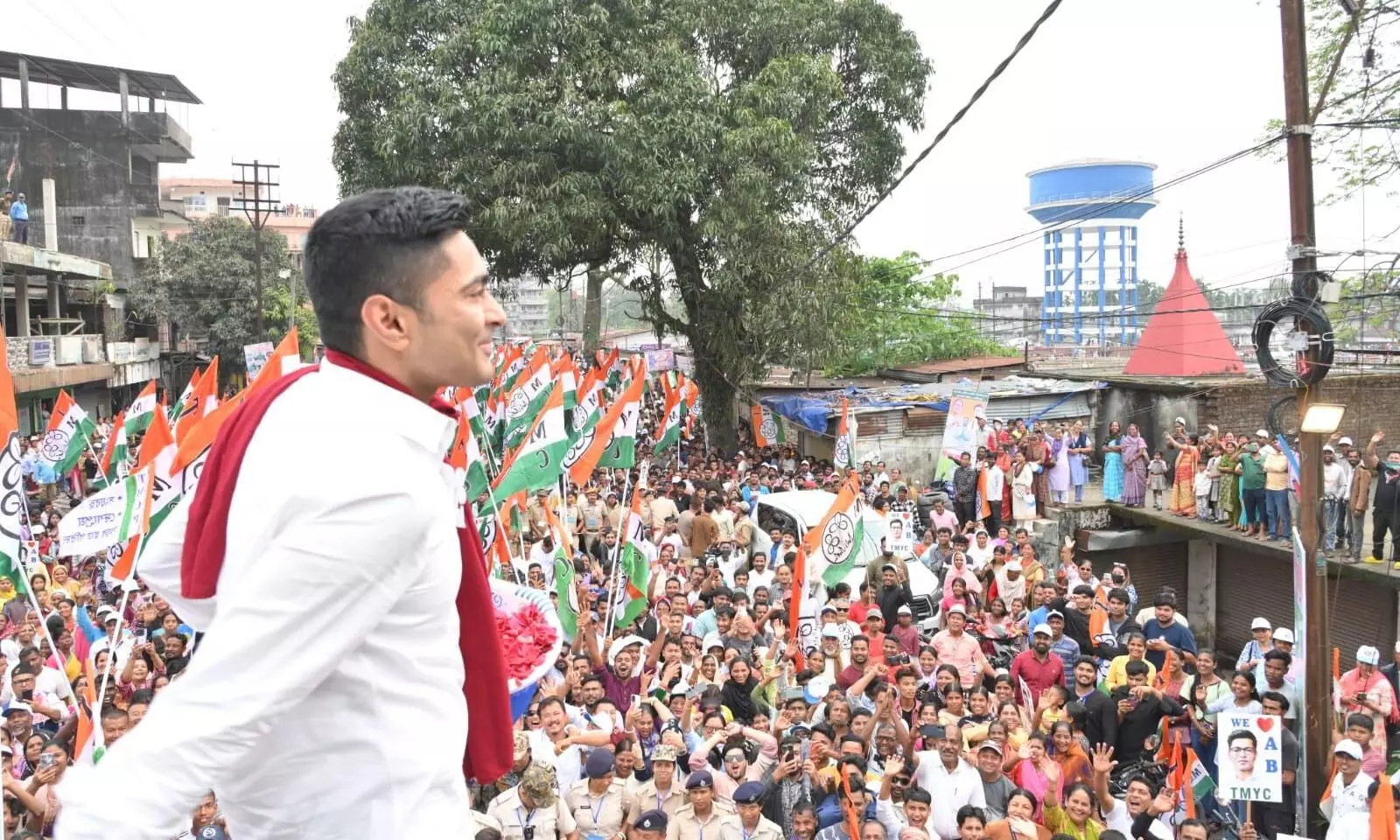 Abhishek promises municipality in Jaigaon, hospital for Kalchini Abhishek promises municipality in Jaigaon, hospital for Kalchini