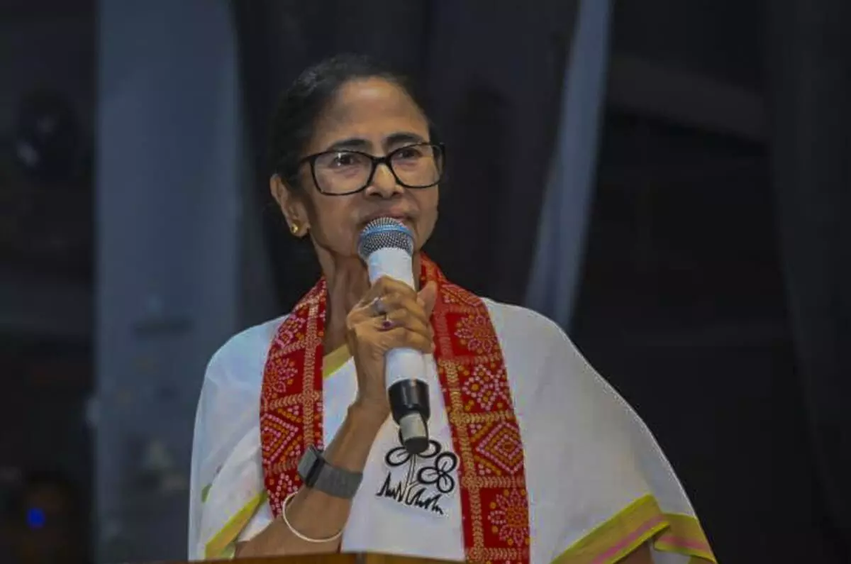 LPG cylinders produced in Bengal should not be sent outside: Mamata Banerjee LPG cylinders produced in Bengal should not be sent outside: Mamata Banerjee