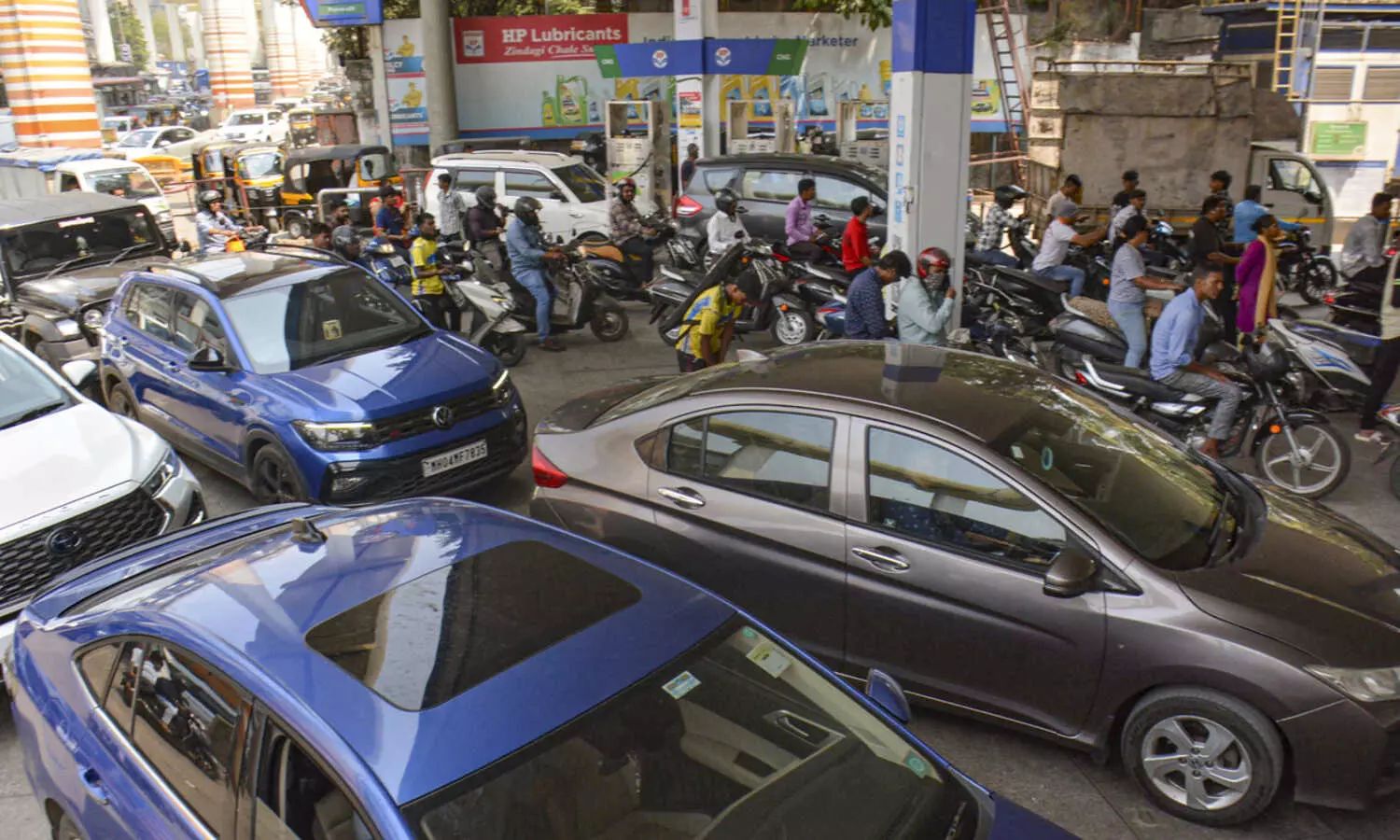 Govt cuts excise duty on petrol, diesel; slaps windfall tax on fuel exports