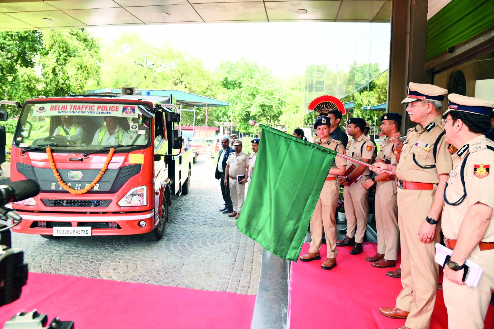 Delhi Police adds cranes, speed cameras to tackle violations Delhi Police adds cranes, speed cameras to tackle violations