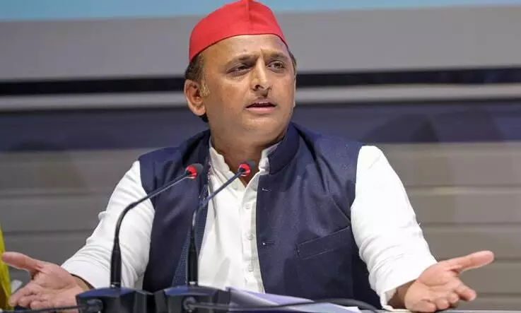 Fierce contest for downfall between rupee and BJPs image: Akhilesh Yadav Fierce contest for downfall between rupee and BJPs image: Akhilesh Yadav