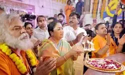 CM Gupta visits Karol Bagh Temple & offers prayers on Hanuman Janmotsav