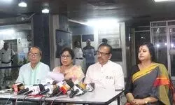 TMC alleges bias in Bhowanipore RO, submits memorandum TMC alleges bias in Bhowanipore RO, submits memorandum