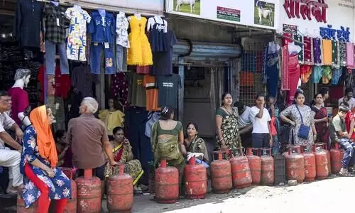 Govt steps up LPG supply, urges calm amid Hormuz concerns Govt steps up LPG supply, urges calm amid Hormuz concerns