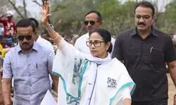 Mamata marches to file nomination for Bhabanipur seat amid show of strength