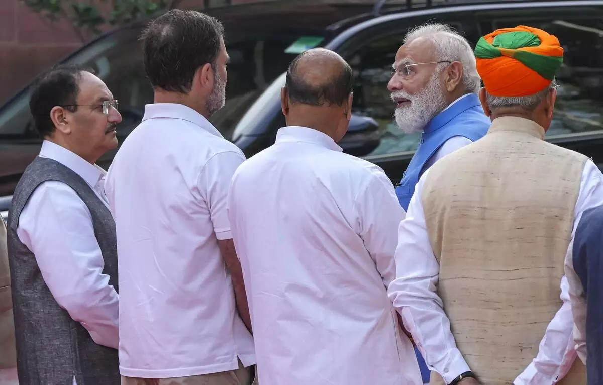 Interaction between PM Modi, Rahul Gandhi draws attention at commemoration event for Mahatma Phule Interaction between PM Modi, Rahul Gandhi draws attention at commemoration event for Mahatma Phule