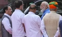 Interaction between PM Modi, Rahul Gandhi draws attention at commemoration event for Mahatma Phule