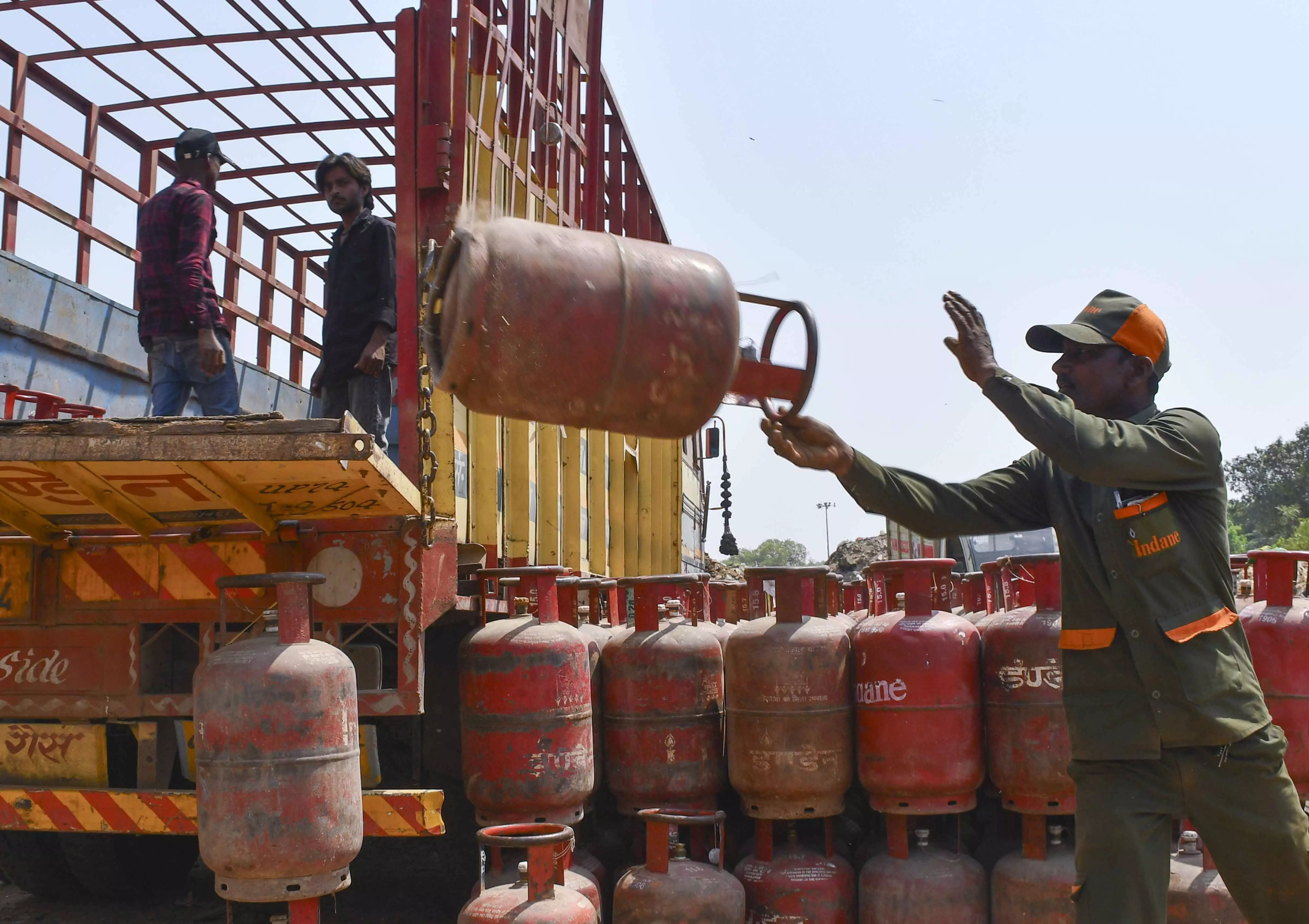 India boosts 5-kg LPG supply, accelerates PNG rollout amid West Asia disruption India boosts 5-kg LPG supply, accelerates PNG rollout amid West Asia disruption