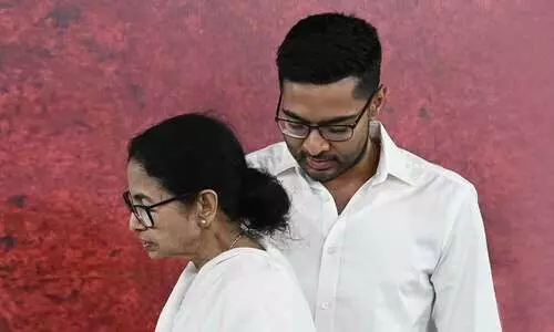 TMC turmoil deepens | 20 MPs send letter to Lok Sabha Speaker wanting to ally with NDA TMC turmoil deepens | 20 MPs send letter to Lok Sabha Speaker wanting to ally with NDA