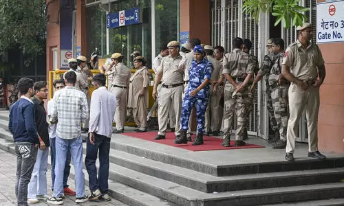 Sixteen Delhi Metro stations shut; commuters stranded, force detours amid CJP protest in Delhi Sixteen Delhi Metro stations shut; commuters stranded, force detours amid CJP protest in Delhi