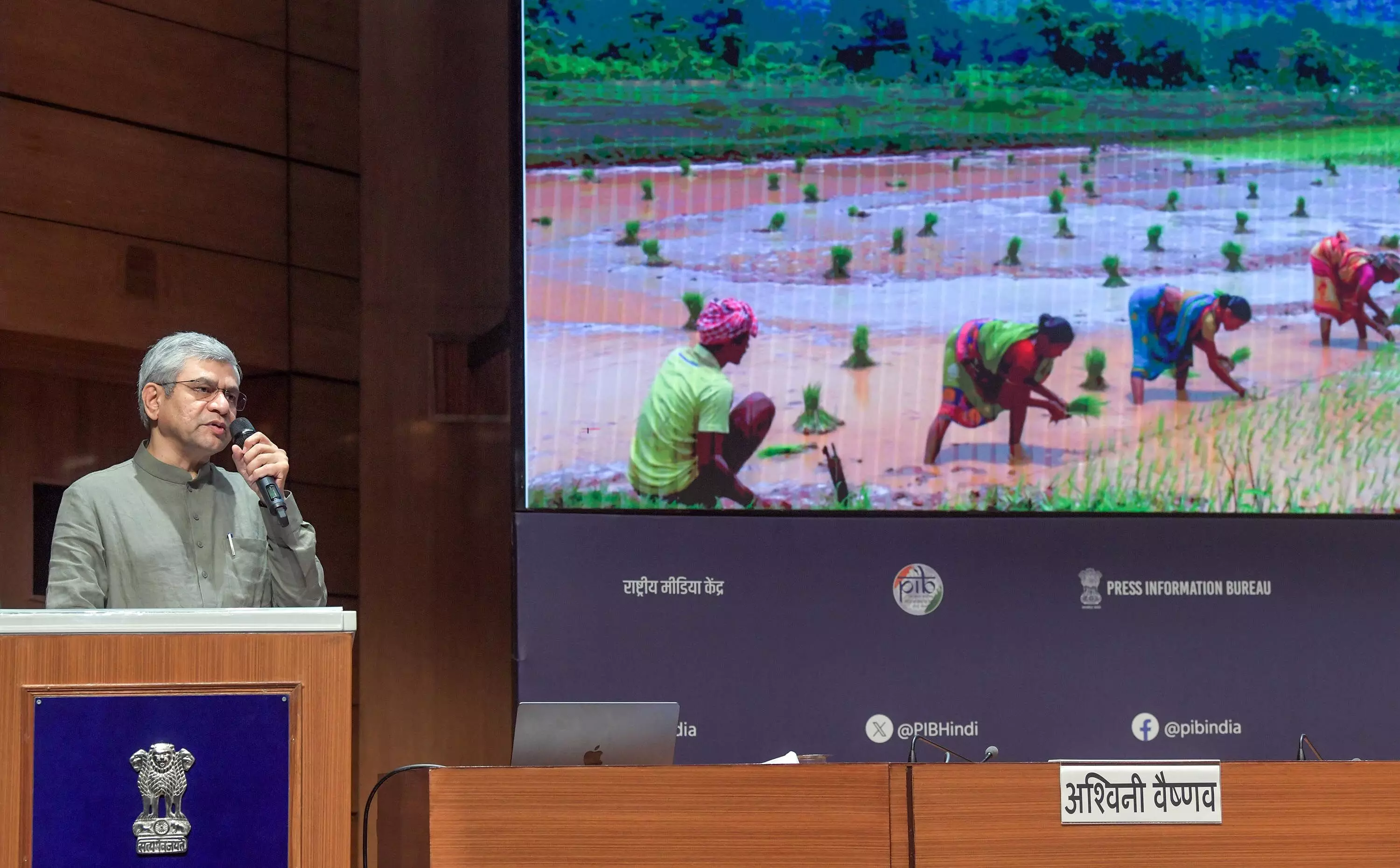 Cabinet extends PM-KISAN till 2030-31, clears 4 key schemes