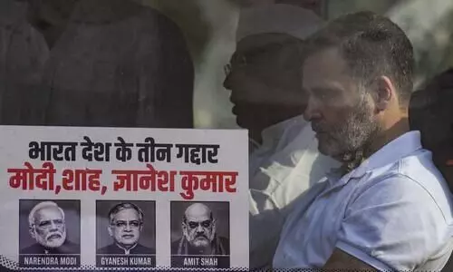 Rahul Gandhi, Kharge at Rajghat; traffic restrictions in place till 10 pm amid protests Rahul Gandhi, Kharge at Rajghat; traffic restrictions in place till 10 pm amid protests