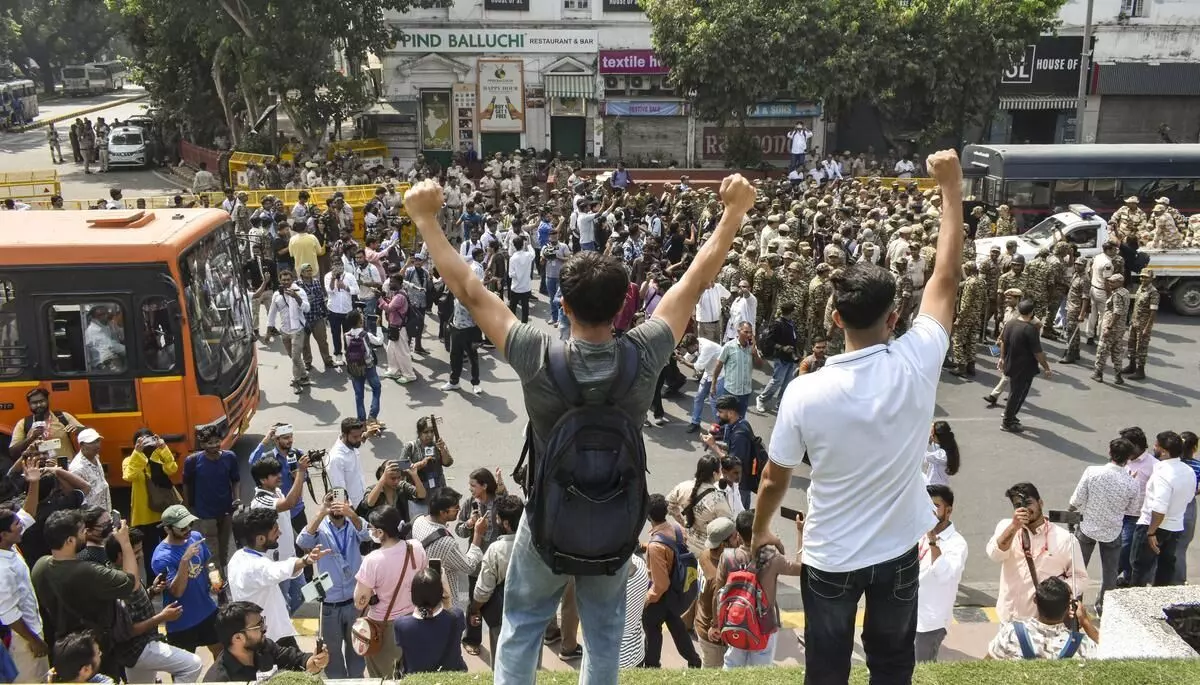 Capital under lock and stir | Over 7K detained, including CJP leader, 4 ex-CMs; heavy security foils planned Jantar Mantar mobilisation Capital under lock and stir | Over 7K detained, including CJP leader, 4 ex-CMs; heavy security foils planned Jantar Mantar mobilisation