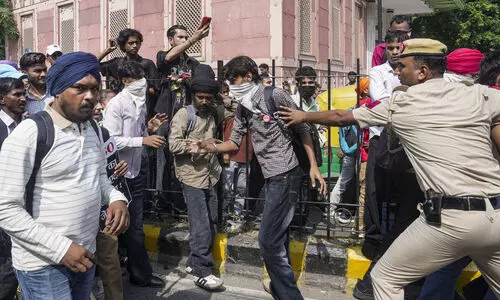 With Jantar Mantar out of reach, Delhi streets become scattered stages for CJP protest With Jantar Mantar out of reach, Delhi streets become scattered stages for CJP protest
