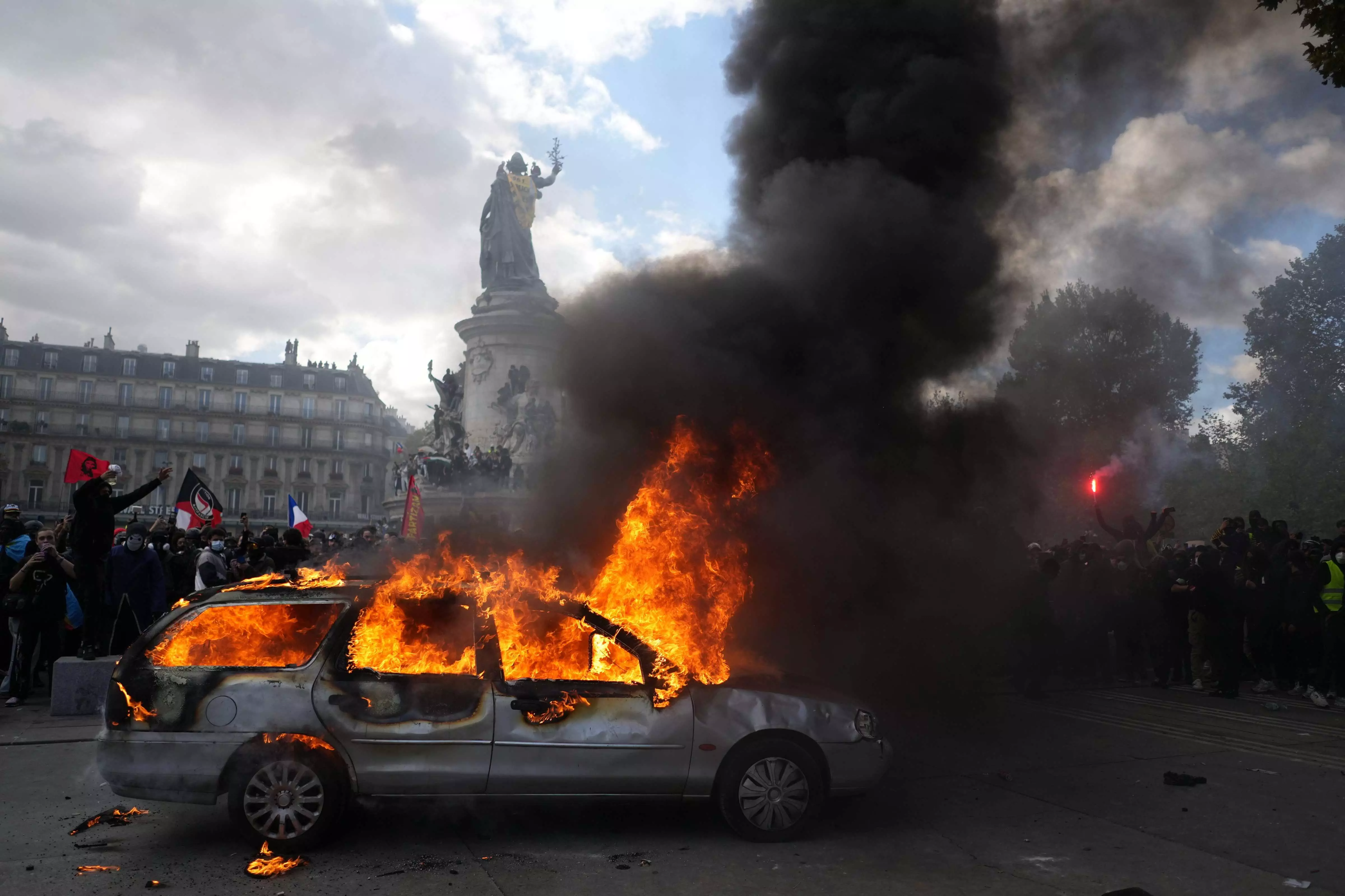 France in turmoil as mass demonstrations turn violent France in turmoil as mass demonstrations turn violent