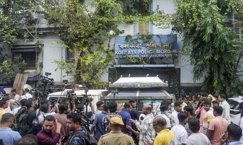 19 dead, 25 injured in Kolkata puja pandal stampede; WB govt to provide Rs 25 lakh to deceaseds kin 19 dead, 25 injured in Kolkata puja pandal stampede; WB govt to provide Rs 25 lakh to deceaseds kin